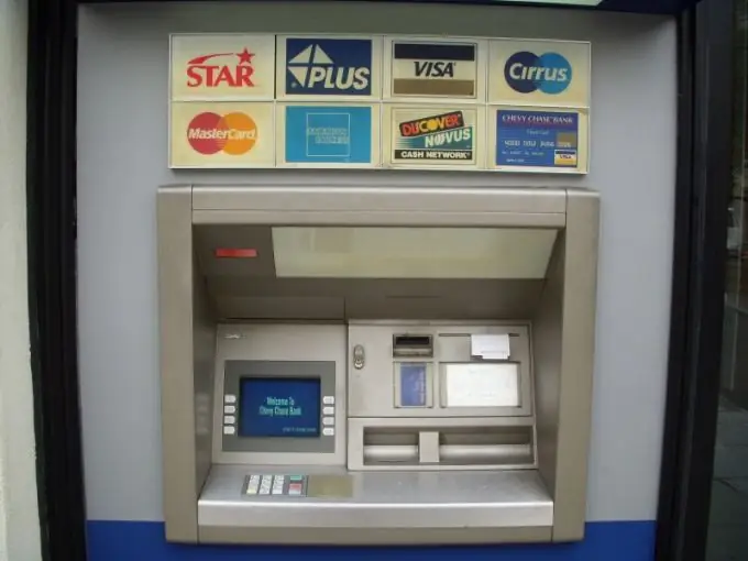 Ellenőrizze a kártyaszámla egyenlegét ATM-en keresztül