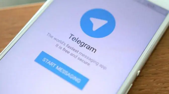 Hoe om in 'n telegram na kanale op 'n iPhone te soek