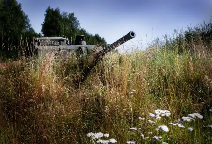 Jinsi ya kutazama sinema za WWII mkondoni